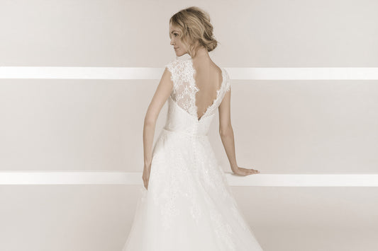 Frida Claire 7011 Alice – Romantisches Brautkleid mit feiner Spitze und fließendem Tüllrock