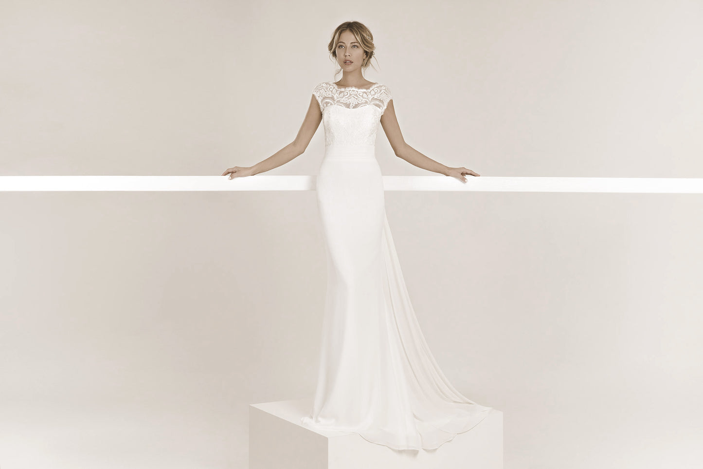 Frida Claire 7029 Isadora – Anmutige Eleganz mit modernem Touch