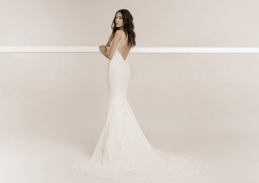 Frida Claire 7050 Eloise – Elegantes Brautkleid mit V-Ausschnitt und Meerjungfrau-Silhouette