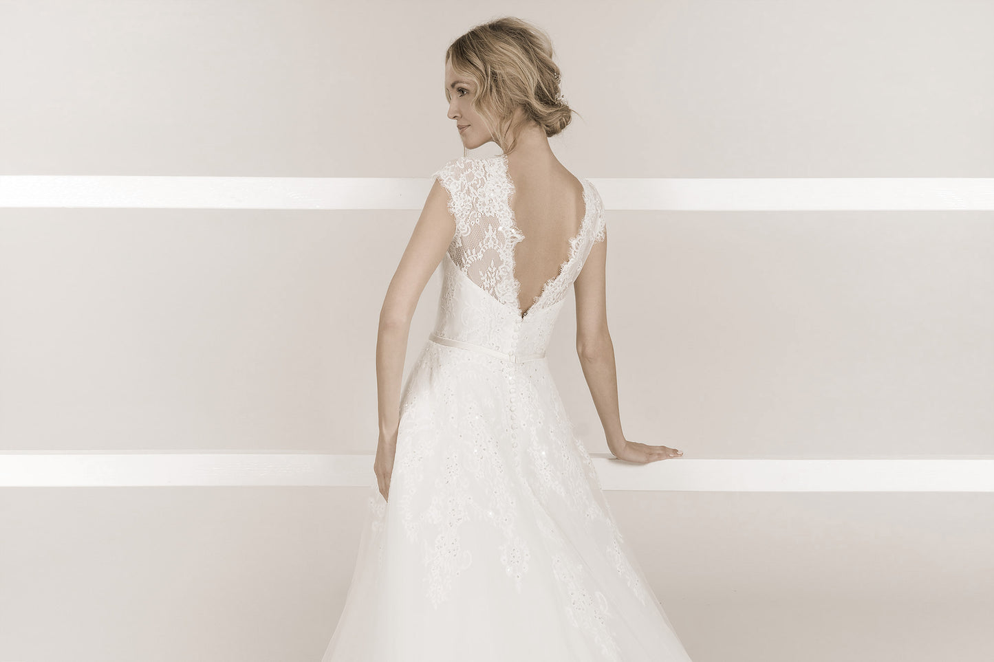 Frida Claire 7011 Alice – Romantisches Brautkleid mit feiner Spitze und fließendem Tüllrock