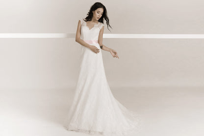 Frida Claire 7024 Jasmine – Stilvolle Schlichtheit mit modernen Details