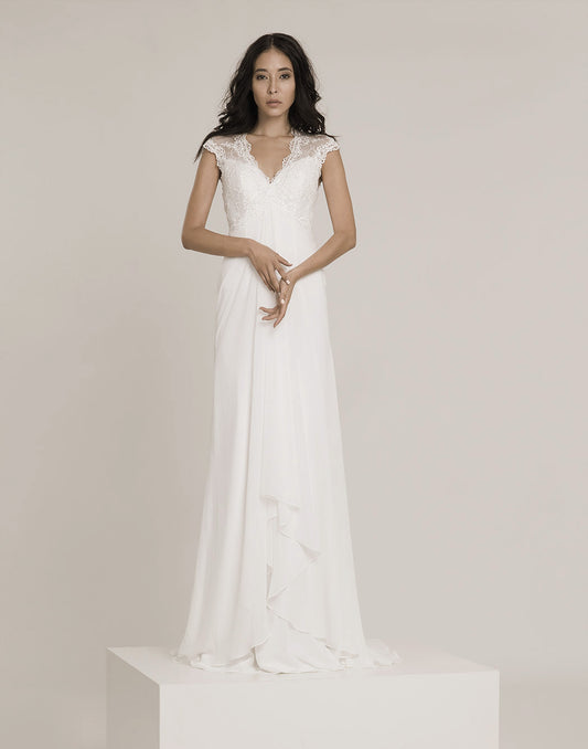 Frida Claire 7027 Aurora – Schlichtes Brautkleid mit moderner Eleganz