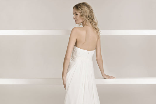 Frida Claire 7028 Adele – Zeitlose Eleganz mit sanft fließender Silhouette