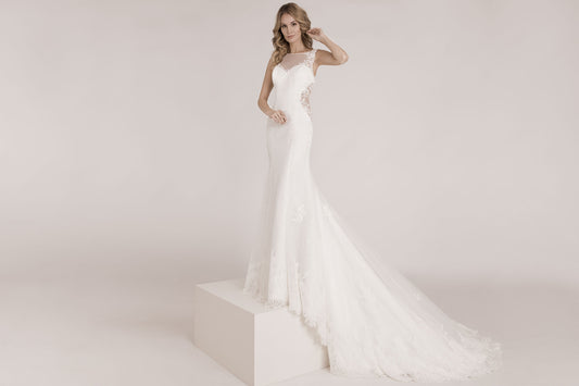 Frida Claire 7040 Celina – Klassisches Brautkleid mit edler Spitze