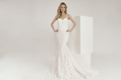 Frida Claire 7041 Ayla – Romantisches Brautkleid mit herzförmigem Ausschnitt und Spitzenapplikationen