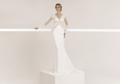 Frida Claire 7042 Cynthia – Elegantes Brautkleid mit V-Ausschnitt und Meerjungfrau-Silhouette