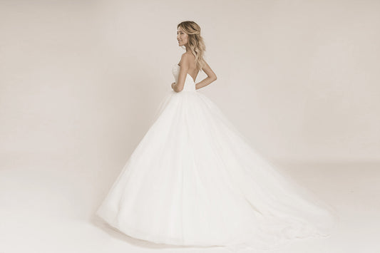 Frida Claire 7048 Diana – Glitzerndes Brautkleid mit herzförmigem Ausschnitt und Prinzessinnen-Silhouette