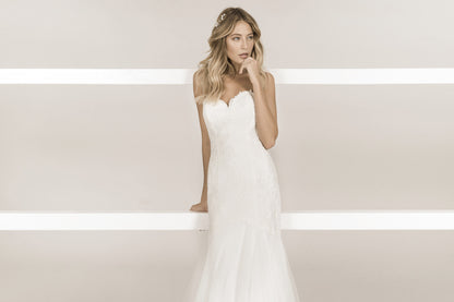 Frida Claire 7049 Meredith – Verführerisches Brautkleid mit Spitzenoberteil und Tüllrock in Meerjungfrau-Silhouette