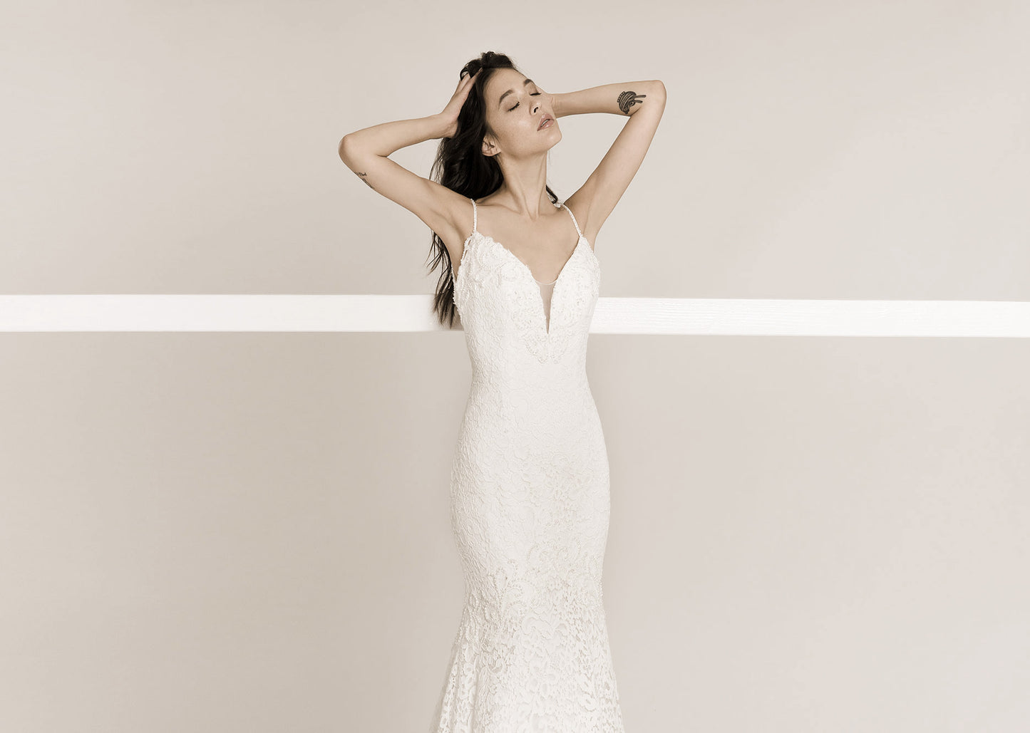 Frida Claire 7050 Eloise – Elegantes Brautkleid mit V-Ausschnitt und Meerjungfrau-Silhouette