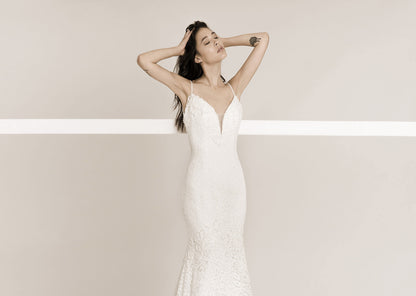 Frida Claire 7050 Eloise – Elegantes Brautkleid mit V-Ausschnitt und Meerjungfrau-Silhouette